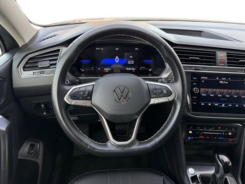 Used 2024 Volkswagen Tiguan SE image 14