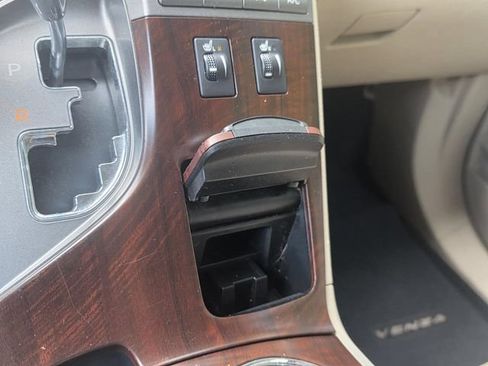 Used 2010 Toyota Venza FWD image 22