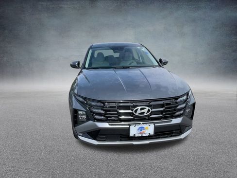 Used 2025 Hyundai Tucson SE image 6