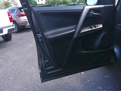 Used 2018 Toyota RAV4 XLE image 22