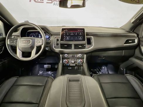 Used 2023 GMC Yukon XL SLT AWD/4WD image 25