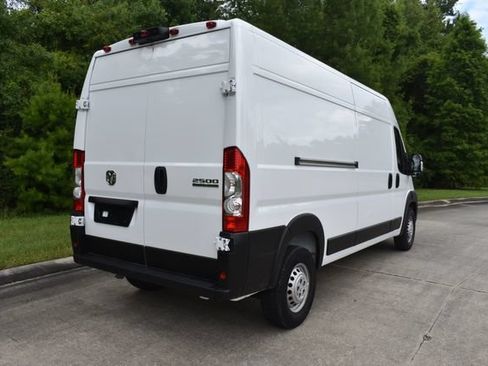 Used 2025 RAM ProMaster 2500 w/ Convenience Group FWD image 8