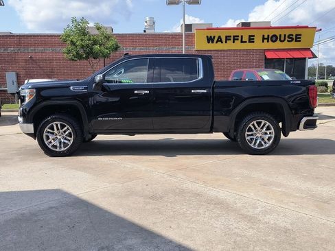 Used 2021 GMC Sierra 1500 SLT AWD/4WD image 2