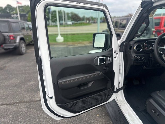 New 2025 Jeep Wrangler Unlimited Sahara w/ Safety Group AWD/4WD image 17