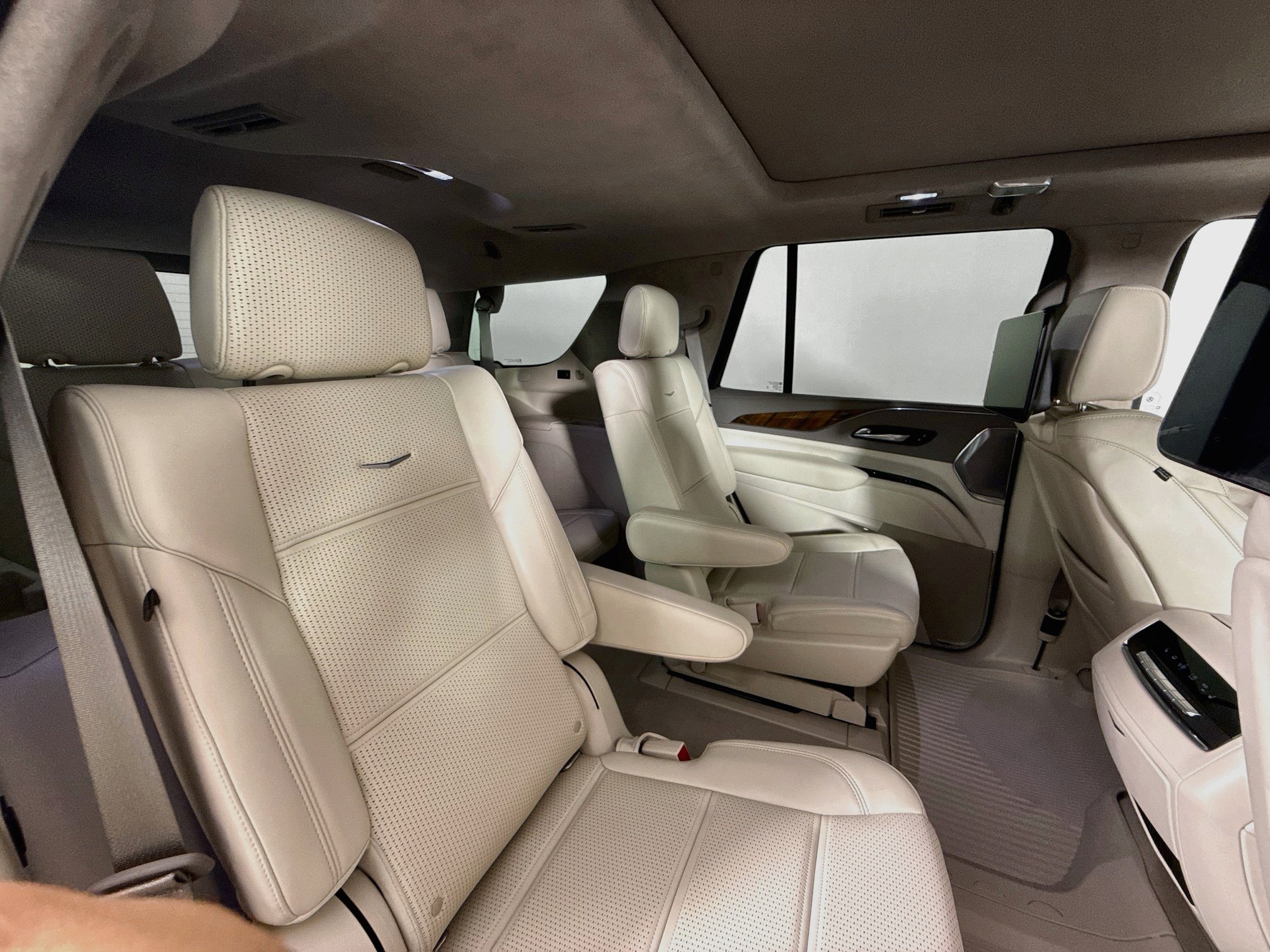Certified 2021 Cadillac Escalade Sport Platinum AWD/4WD image 34