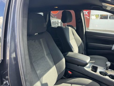 Used 2015 Jeep Grand Cherokee Laredo w/ Quick Order Package 23E AWD/4WD image 26