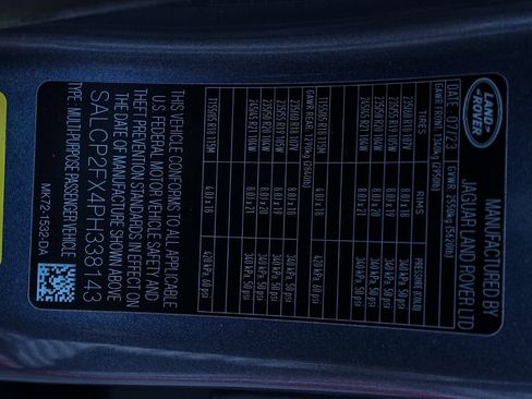 Used 2023 Land Rover Discovery Sport SE image 32