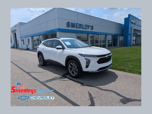 Used 2026 Chevrolet Trax LT w/ Driver Confidence Package FWD image 1
