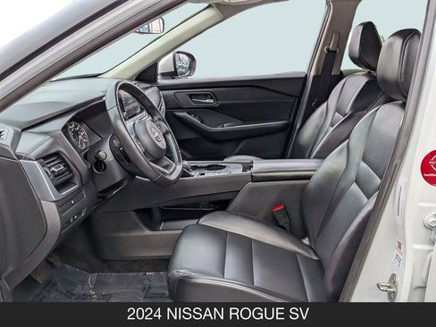 Used 2024 Nissan Rogue SV w/ SV Premium Package FWD image 14