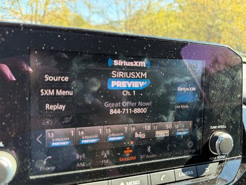 Used 2022 Nissan Pathfinder SV w/ SV Black Package image 17