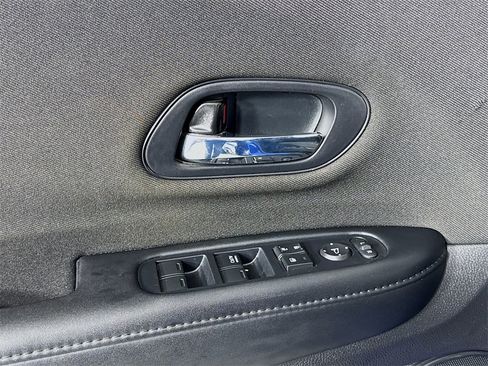 Used 2022 Honda HR-V Sport image 12