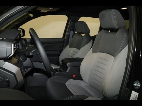 Used 2025 Toyota Tacoma TRD Off-Road AWD/4WD image 27