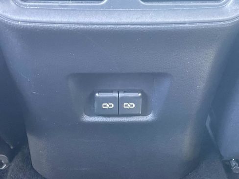 Used 2025 Toyota RAV4 XLE w/ Convenience Package FWD image 18