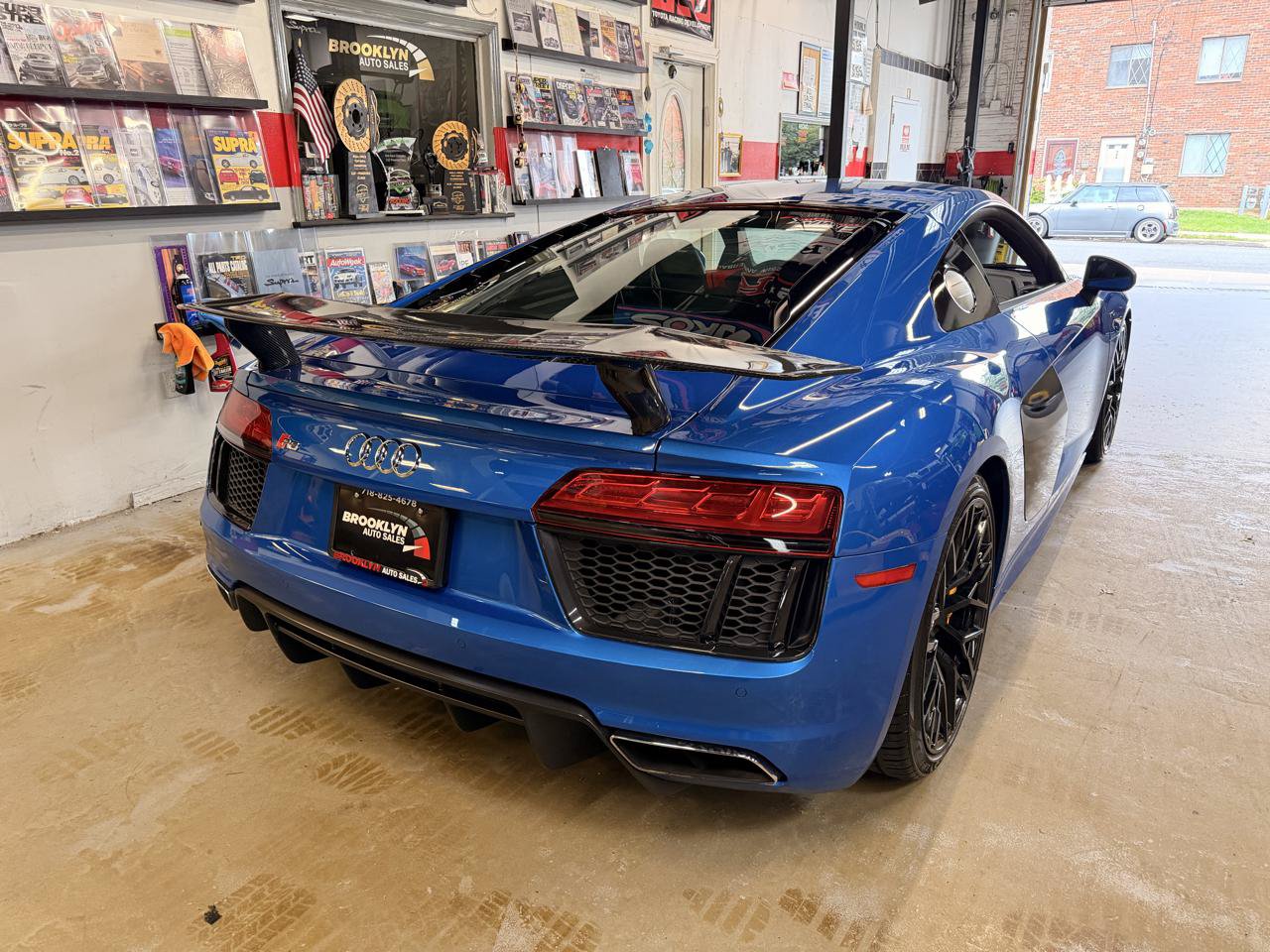 Used 2018 Audi R8 V10 AWD/4WD image 6