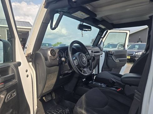 Used 2017 Jeep Wrangler Unlimited Sport w/ Quick Order Package 24S AWD/4WD image 10