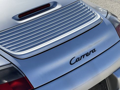 Used 2002 Porsche 911 Carrera image 10