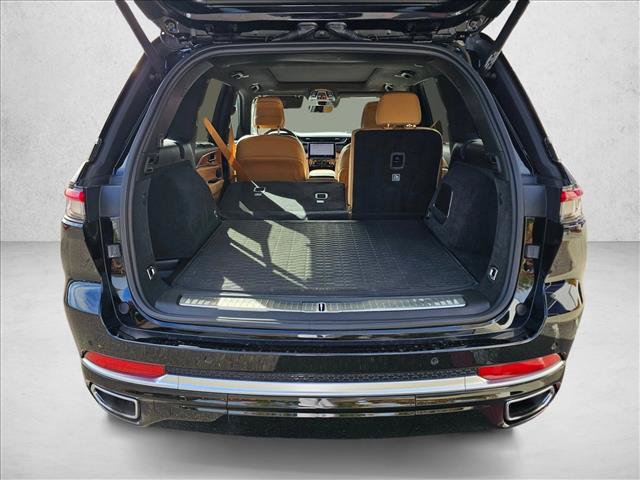 Used 2022 Jeep Grand Cherokee Summit AWD/4WD image 10