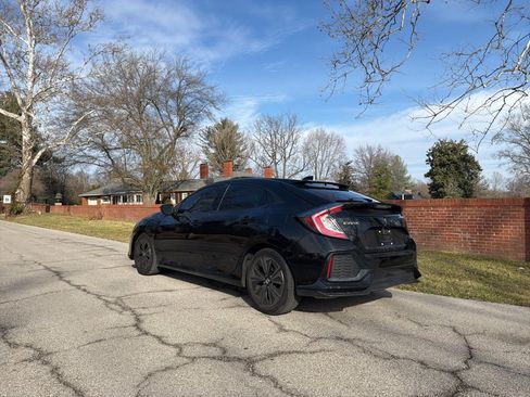 Used 2018 Honda Civic EX-L image 3