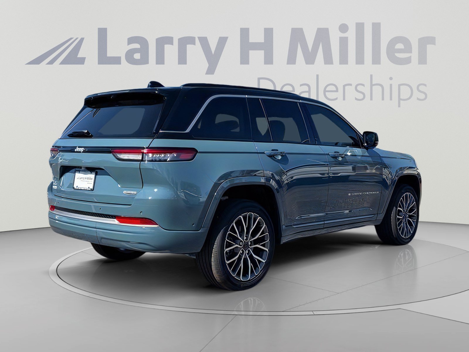 New 2027 Jeep Grand Cherokee Summit AWD/4WD image 5
