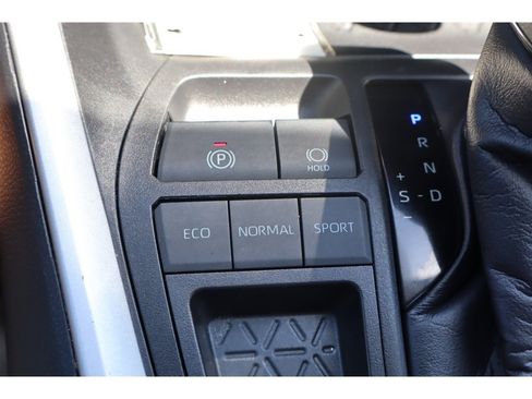 Used 2023 Toyota RAV4 XLE FWD image 38