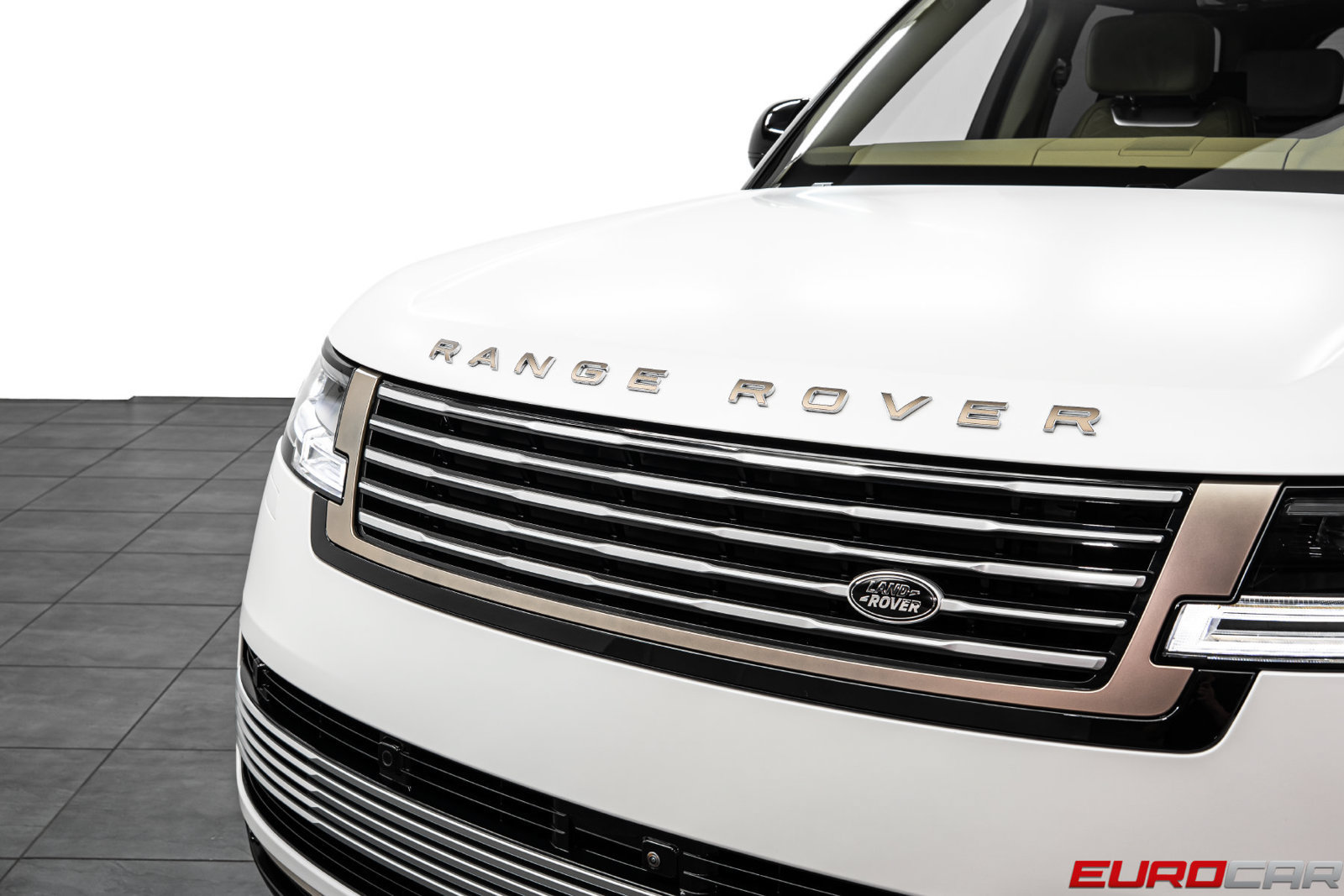 Used 2026 Land Rover Range Rover SV AWD/4WD image 9