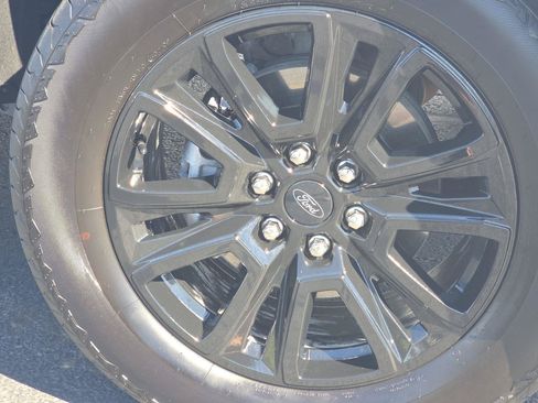 Used 2025 Ford F150 Platinum AWD/4WD image 13