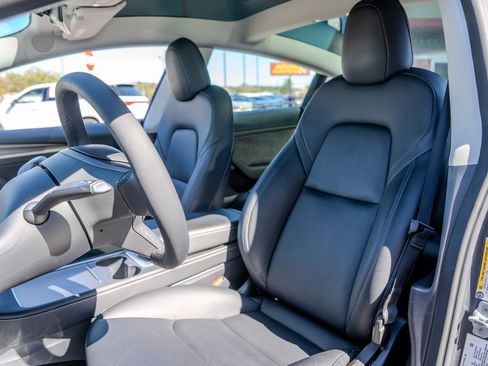 Used 2023 Tesla Model 3 Performance image 17