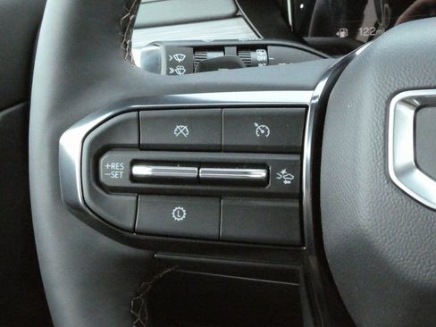 New 2025 GMC Acadia AT4 w/ Luxury Package AWD/4WD image 14