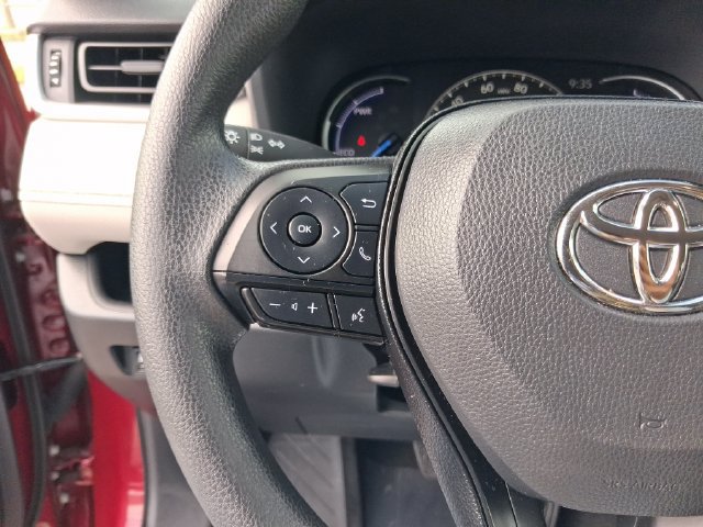 Used 2025 Toyota RAV4 XLE AWD/4WD image 17