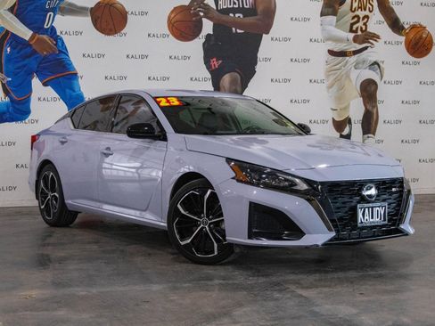 Used 2023 Nissan Altima 2.5 SR image 2