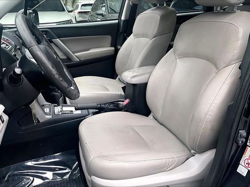 Used 2016 Subaru Forester 2.5i Limited AWD/4WD image 9