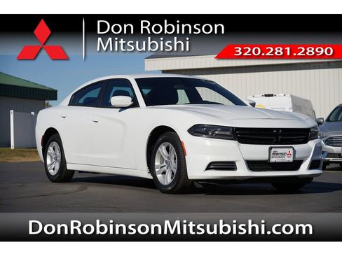 Used 2018 Dodge Charger SXT image 1