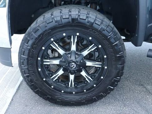 Used 2018 GMC Sierra 2500 SLE w/ SLE Preferred Package image 10