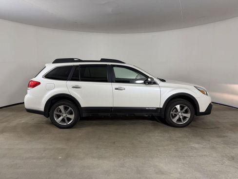 Used 2013 Subaru Outback 2.5i Limited w/ Special Appearance Pkg AWD/4WD image 6