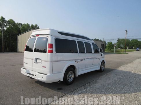 Used 2017 GMC Savana 2500 RWD image 6