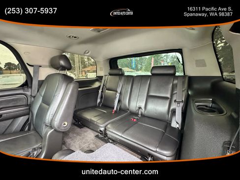 Used 2010 Cadillac Escalade Premium image 11