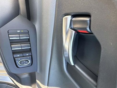 Used 2023 Toyota Prius XLE image 8