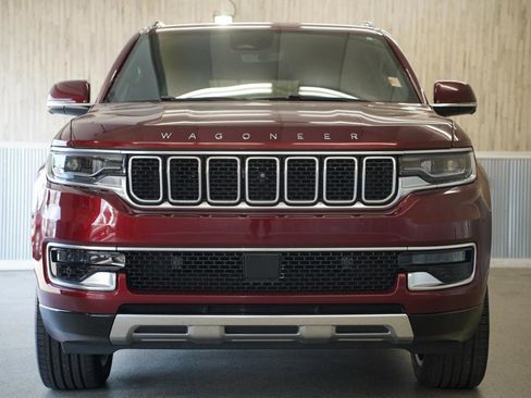 Used 2022 Jeep Wagoneer Series III w/ Premium Group I RWD image 3