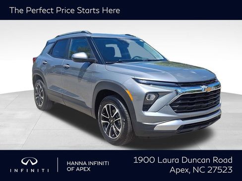 Used 2024 Chevrolet TrailBlazer LT AWD/4WD image 1