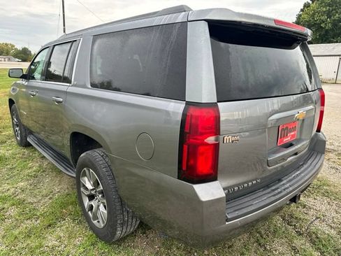 Used 2019 Chevrolet Suburban LT RWD image 17