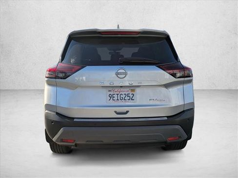 Used 2022 Nissan Rogue SV image 7