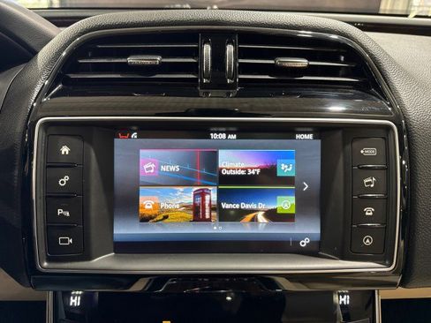 Used 2017 Jaguar XE Prestige image 76