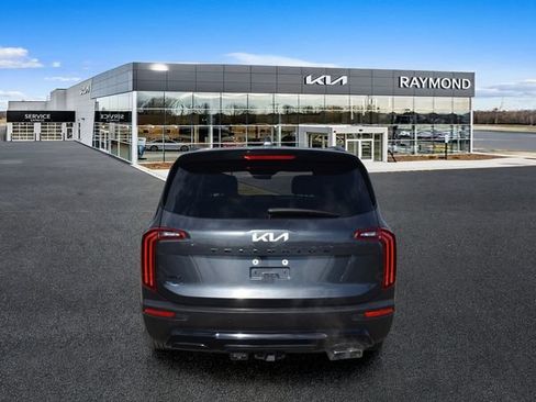Used 2022 Kia Telluride EX w/ EX Premium Package AWD/4WD image 5