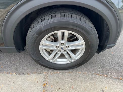 Used 2023 Ford Explorer XLT w/ Equipment Group 202A AWD/4WD image 12