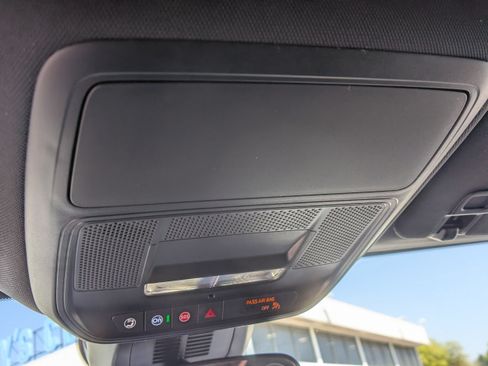 New 2026 Chevrolet Equinox LT FWD image 16