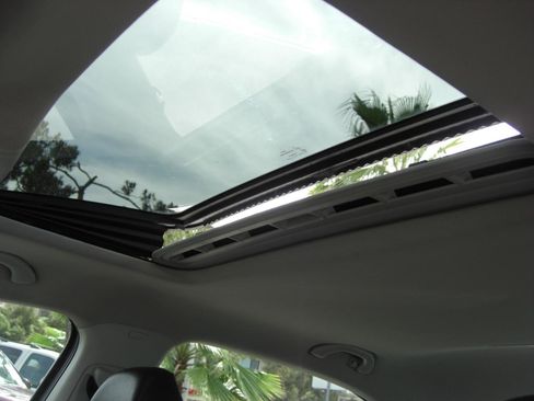 Used 2012 Volkswagen Passat 2.5 SE image 10