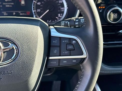 Used 2024 Toyota Highlander XSE image 29