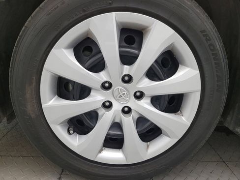 Used 2022 Toyota Corolla LE FWD image 31