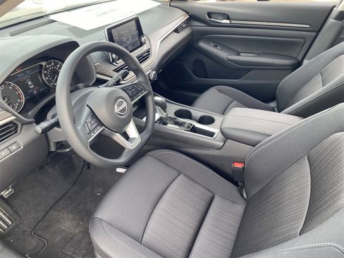 New 2025 Nissan Altima 2.5 SV image 19