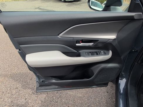 Used 2026 Toyota Grand Highlander XLE image 18